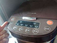電飯煲怎么清洗？用神奇清潔海綿去除電飯煲污漬圖解